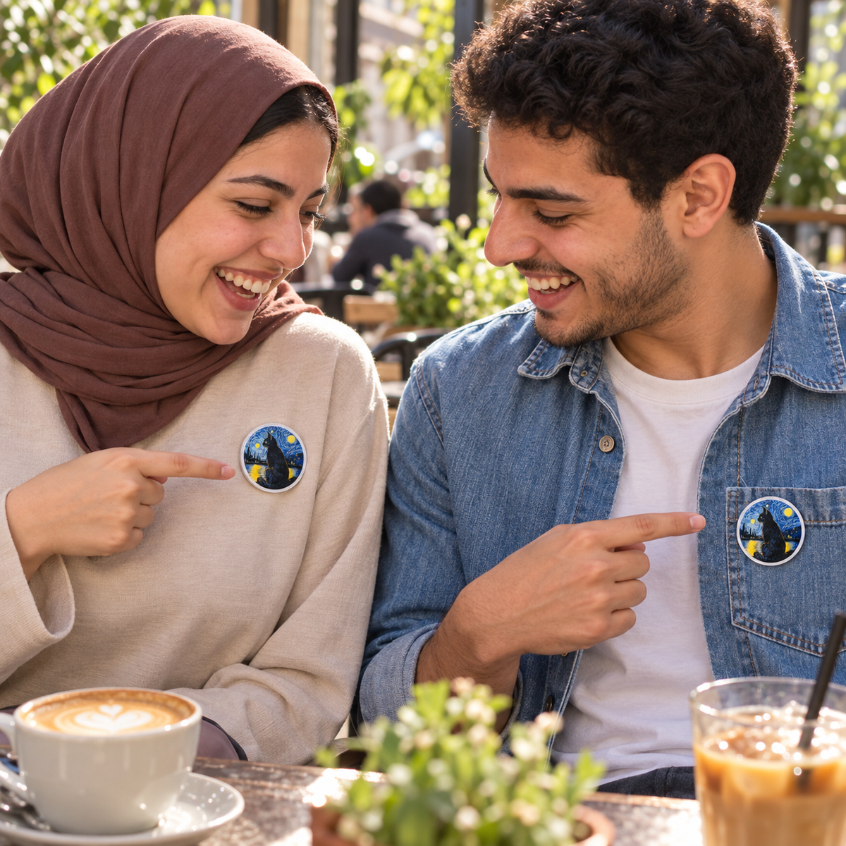 تنسيق توضيحي لشخصين يرتديان بنز أكريليك متناسقة