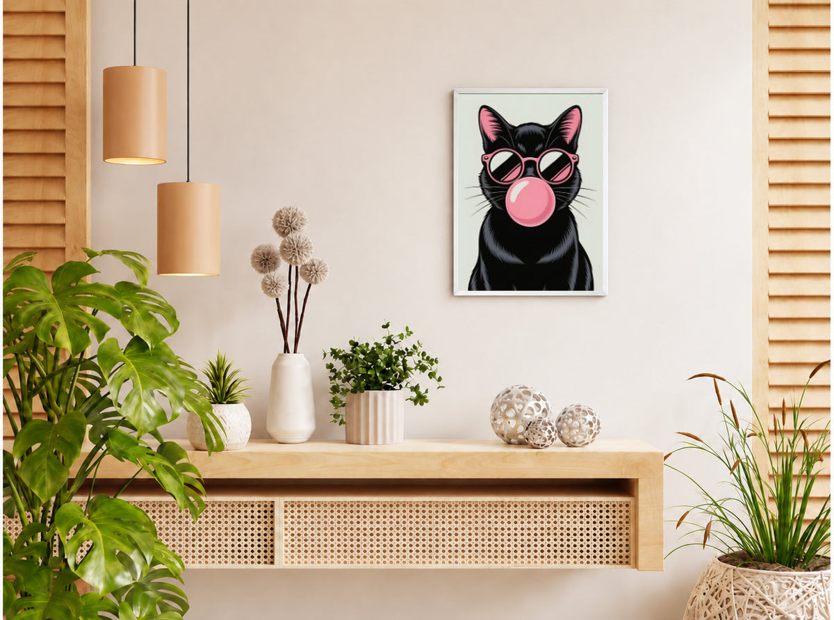 تنسيق توضيحي لبوستر Cat with bubble gum بفريم في ركن منزلي