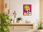 تنسيق توضيحي لبوستر Marilyn Monroe بفريم في ركن منزلي