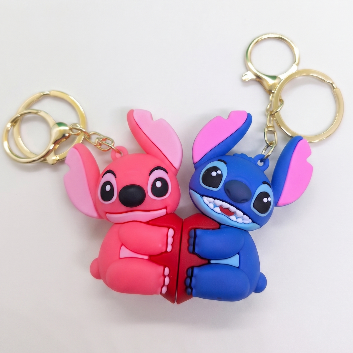 طقم ميداليات رابر Stitch and Angel من قطعتين من T33